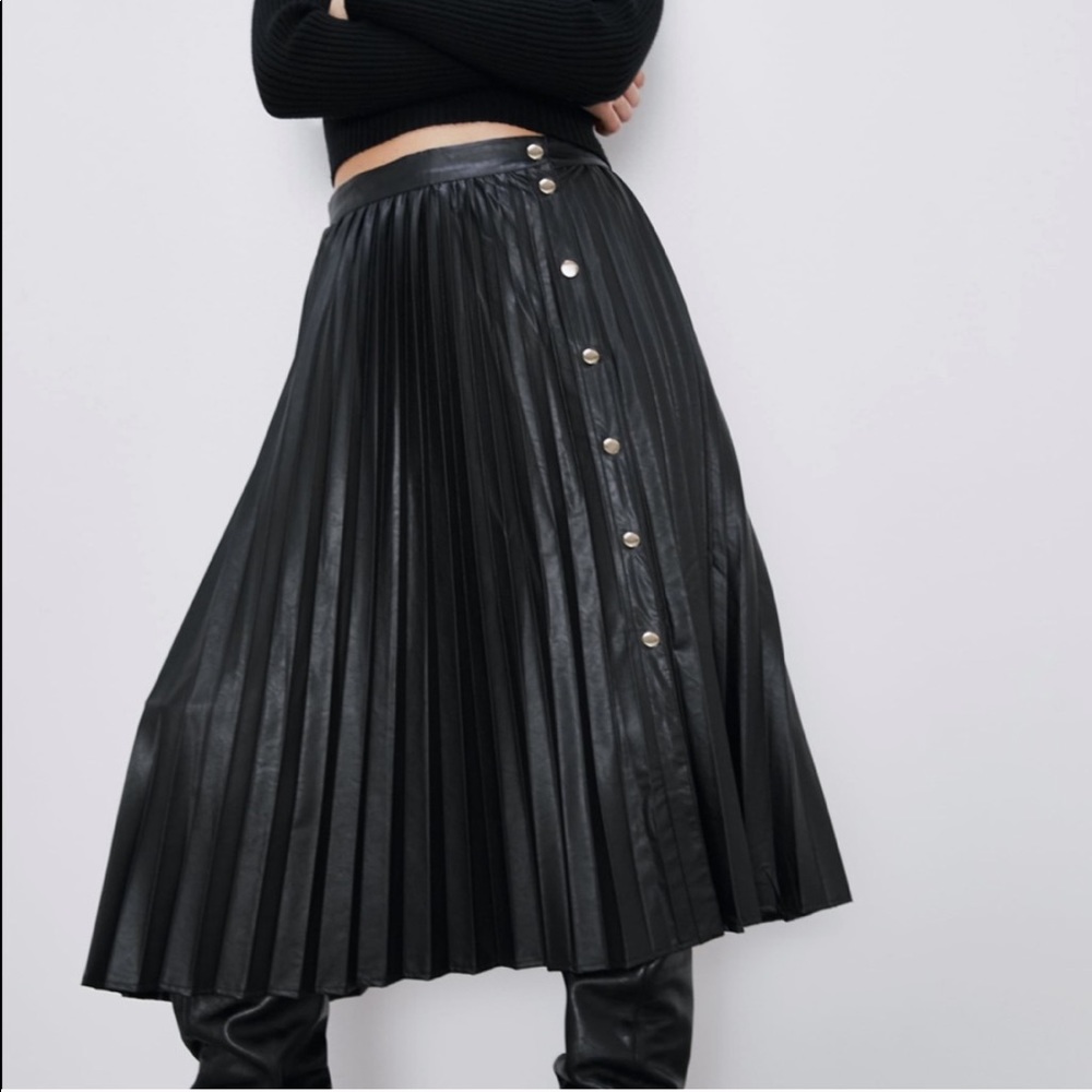 ZARA Faux Leather Pleated Mid Skirt - Picture 3 of 8